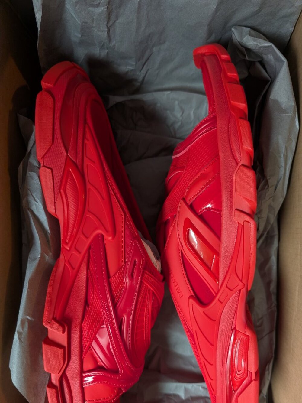 Balenciaga - Picture 5 of 6
